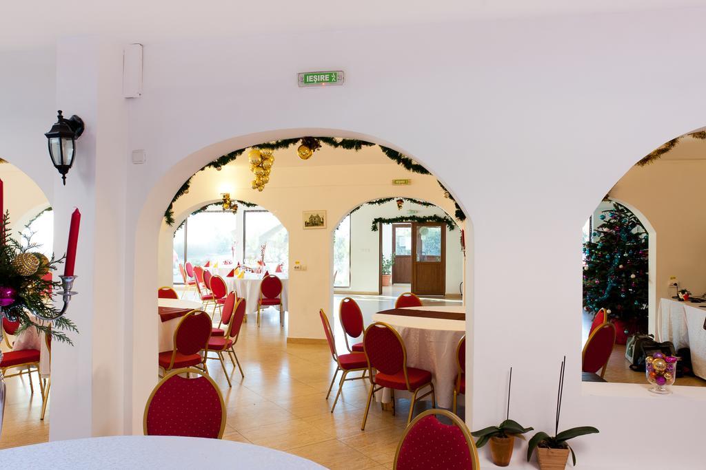 Pension Club Montana Câmpina Kültér fotó