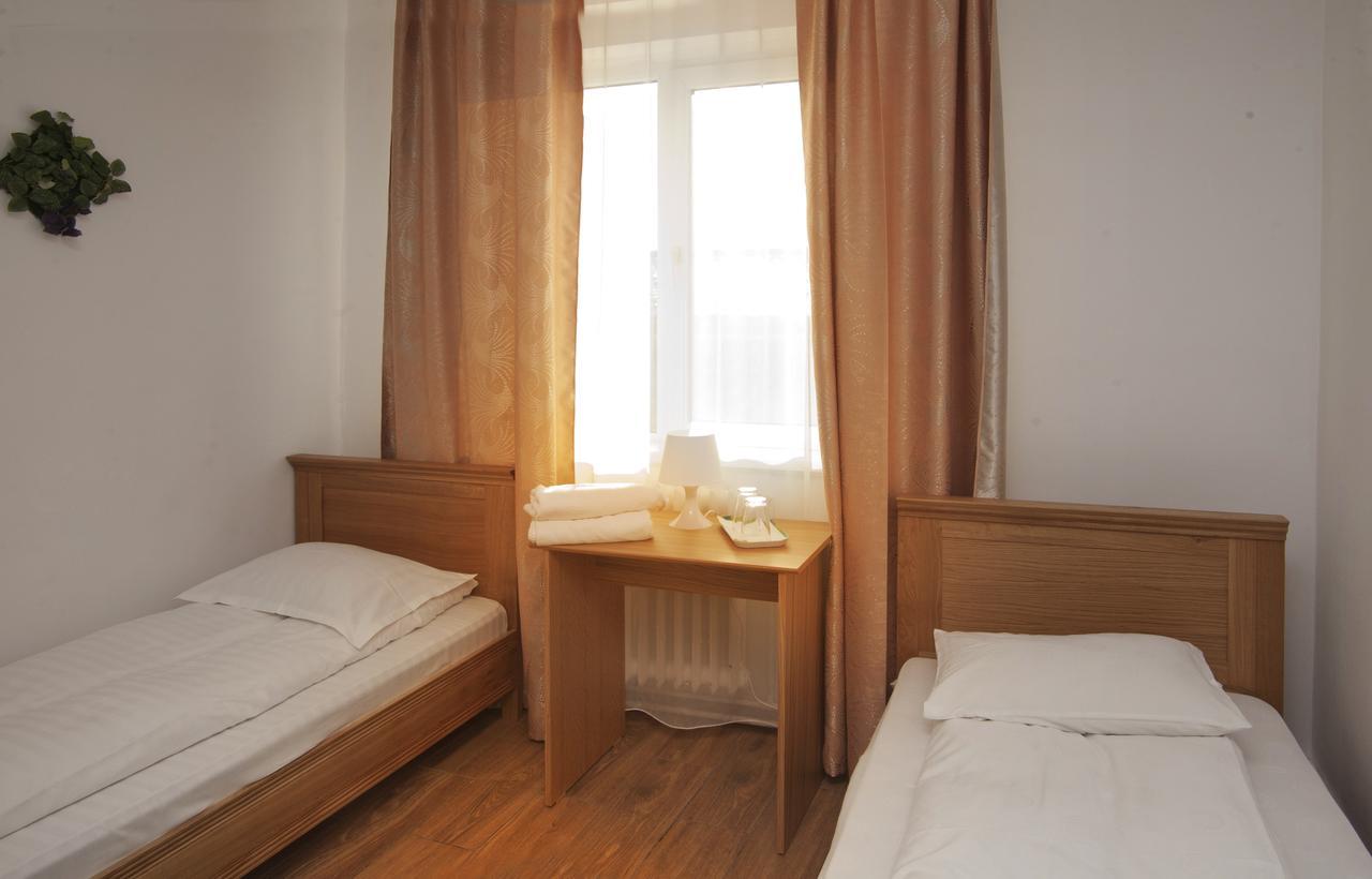 Pension Club Montana Câmpina Kültér fotó